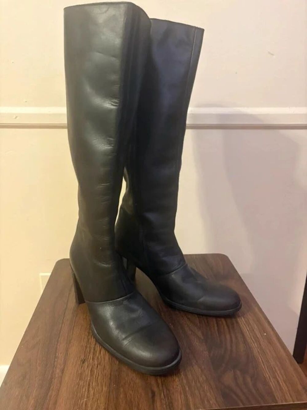 American Eagle Outfitters Leather Knee boots size 9